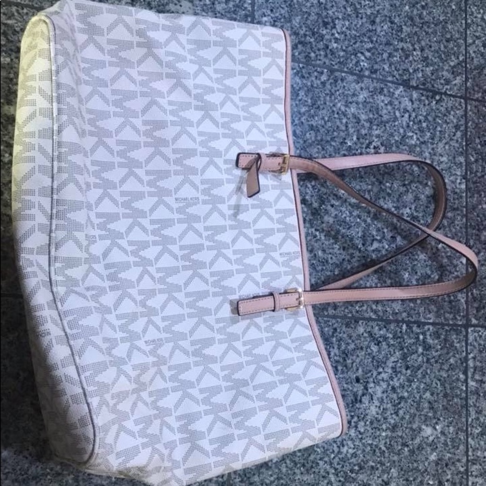 Michael Kor’s XL Tote